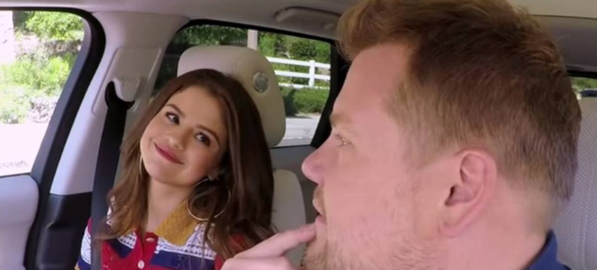 Selena Gomez y James Corden en 'carpool' karaoke