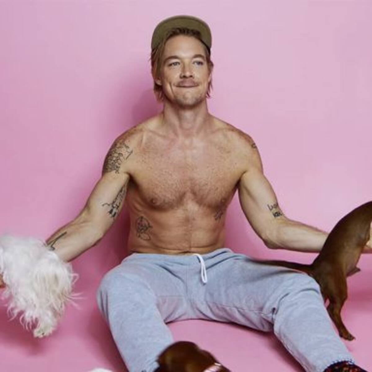 Joe Jonas, Diplo y Charlie Puth juntos en video mega sexy