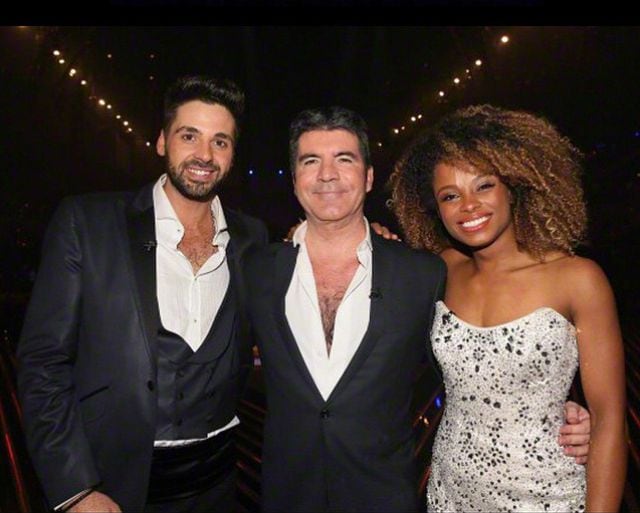 Fleur East con su mentor, Simon Cowell (centro) y el ganador de ‘The X factor’ Ben Haenow