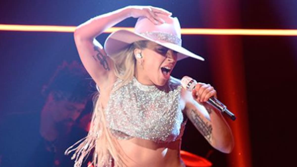 Lady Gaga sigue presentando sus nuevas canciones en vivo