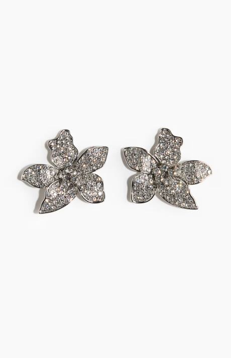 Pendientes de flores para un outfit de Nochevieja // Web de H&M