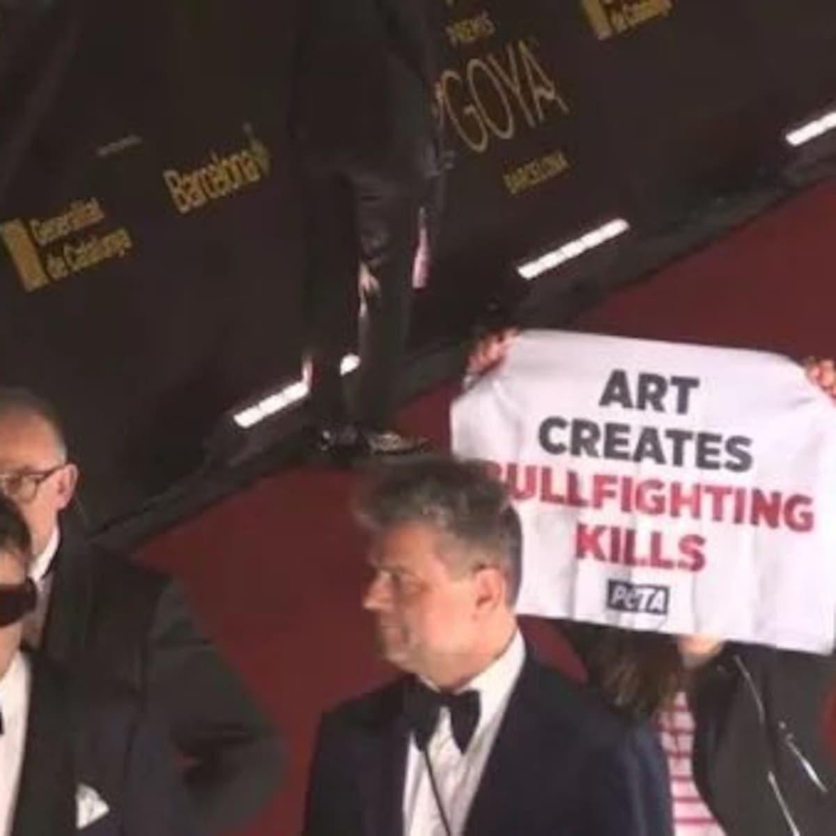 Así fue la protesta antitaurina en los Premios Goya