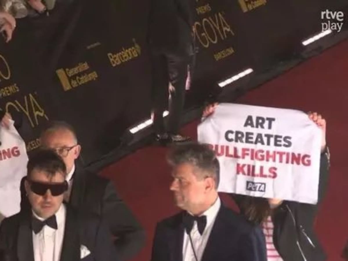 Así fue la protesta antitaurina en los Premios Goya