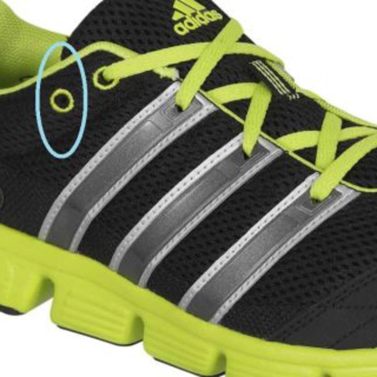 ¿Para qué son los agujeros adicionales en las zapatillas?