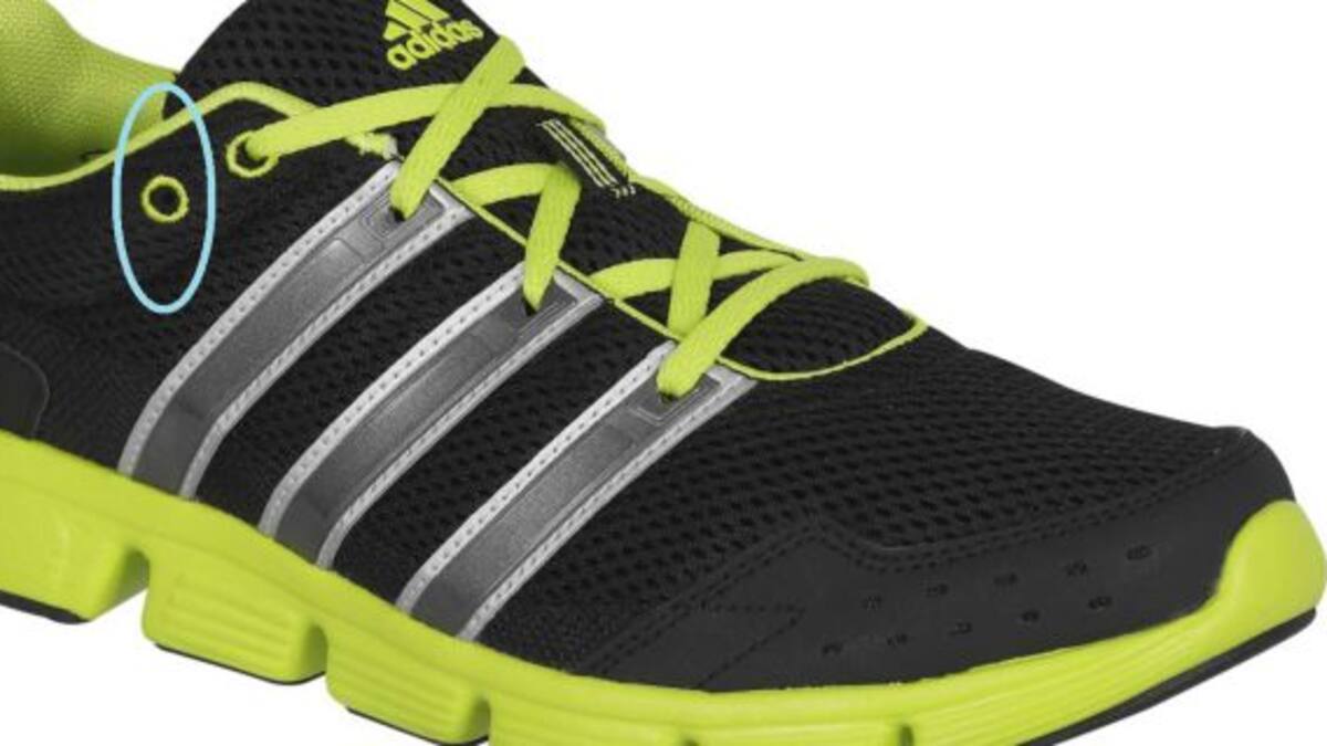 ¿Para qué son los agujeros adicionales en las zapatillas?