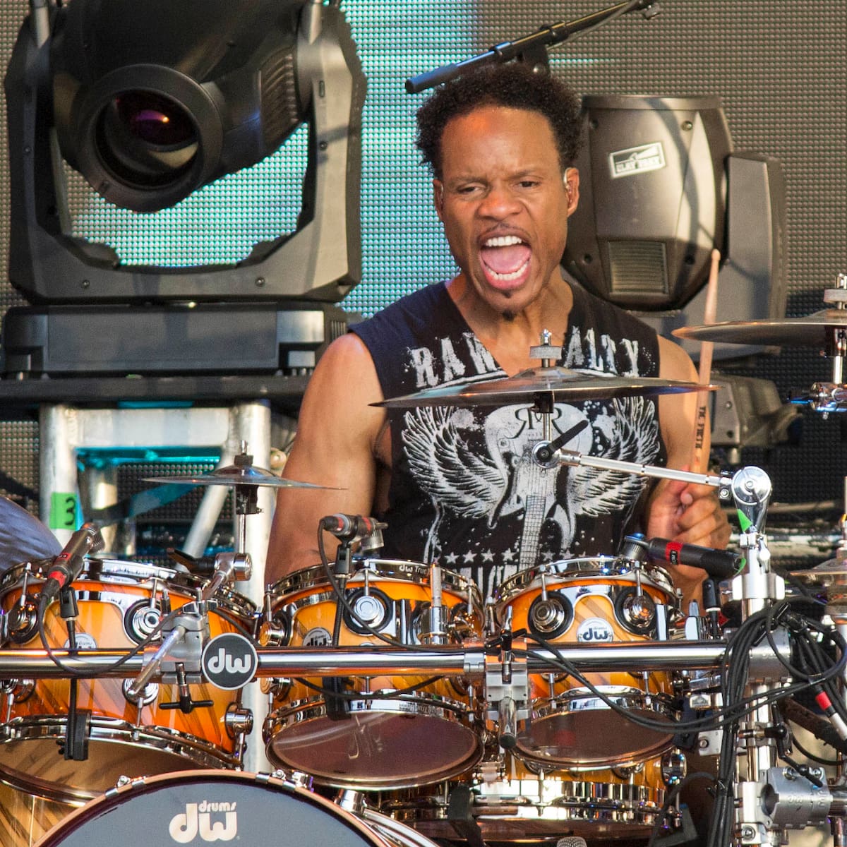 John Paris, el batería de Earth, Wind & Fire, en coma inducido tras una emergencia médica