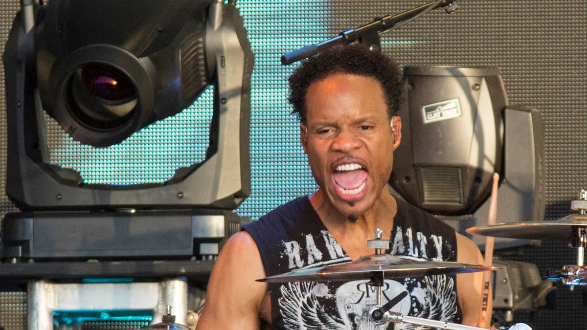 John Paris, el batería de Earth, Wind & Fire, en coma inducido tras una emergencia médica