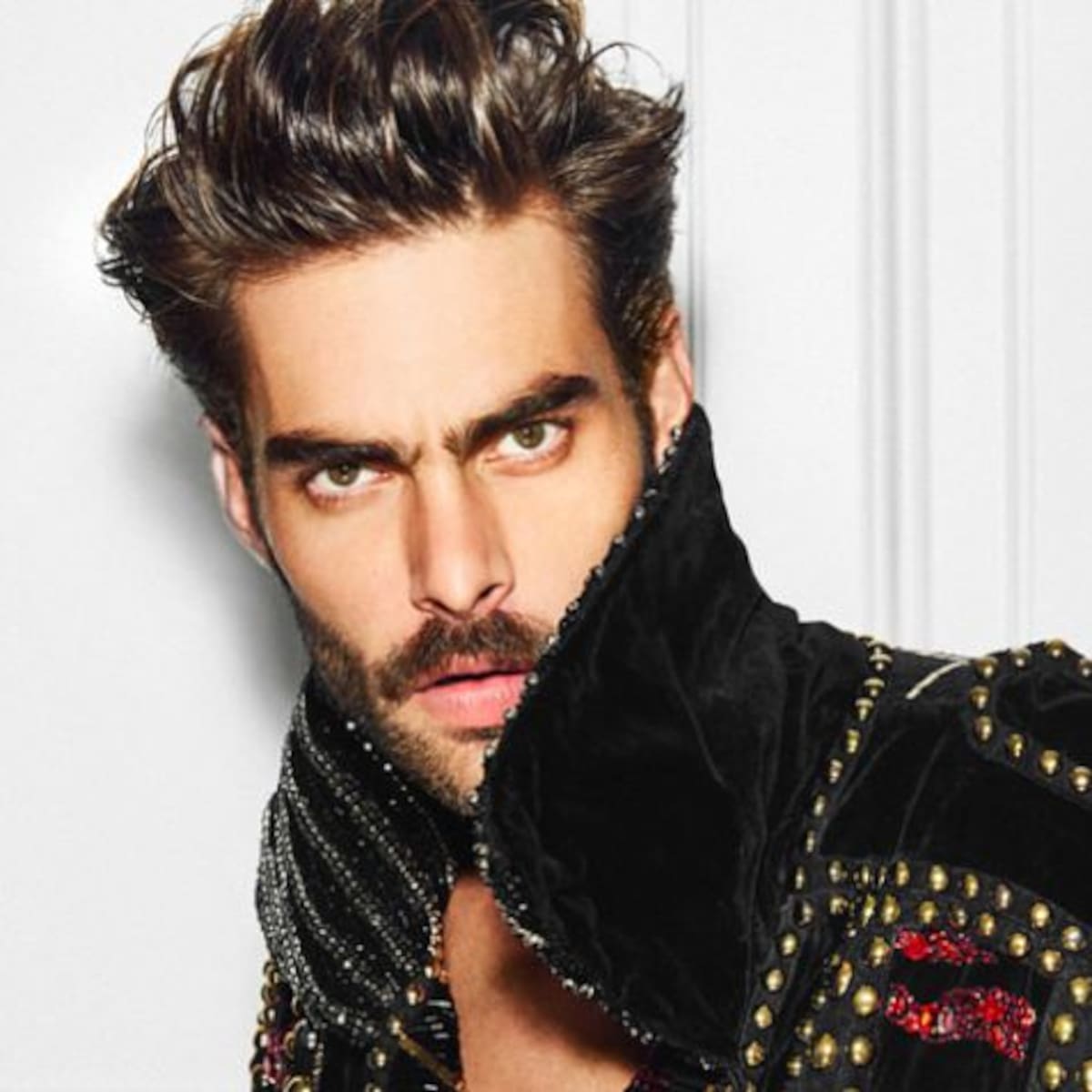 Jon Kortajarena sabe con qué canción triunfar en el karaoke