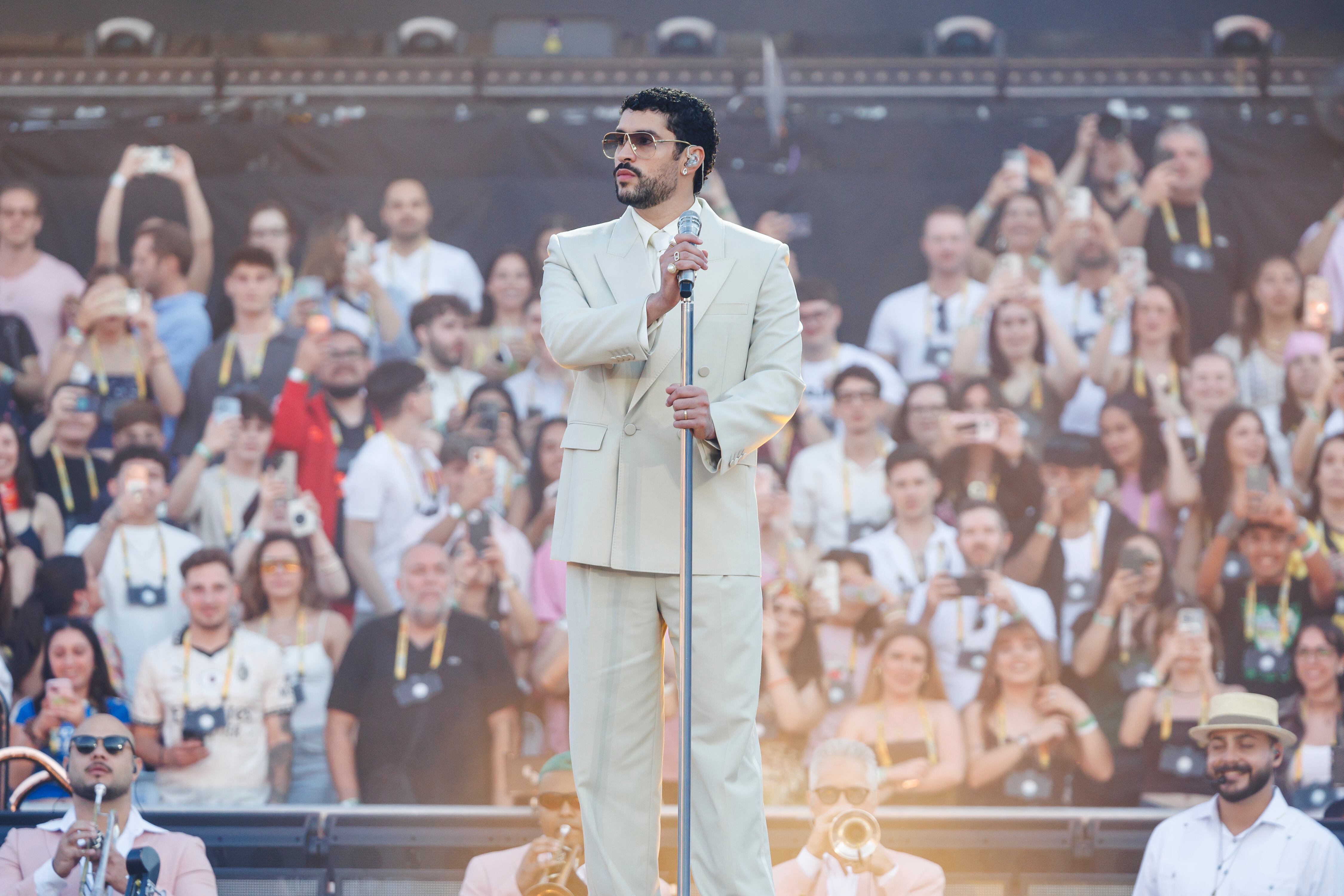 Bad Bunny hace parada en Barcelona con su "DeBI TiRAR MaS FOToS" Tour, mayo de 2026
