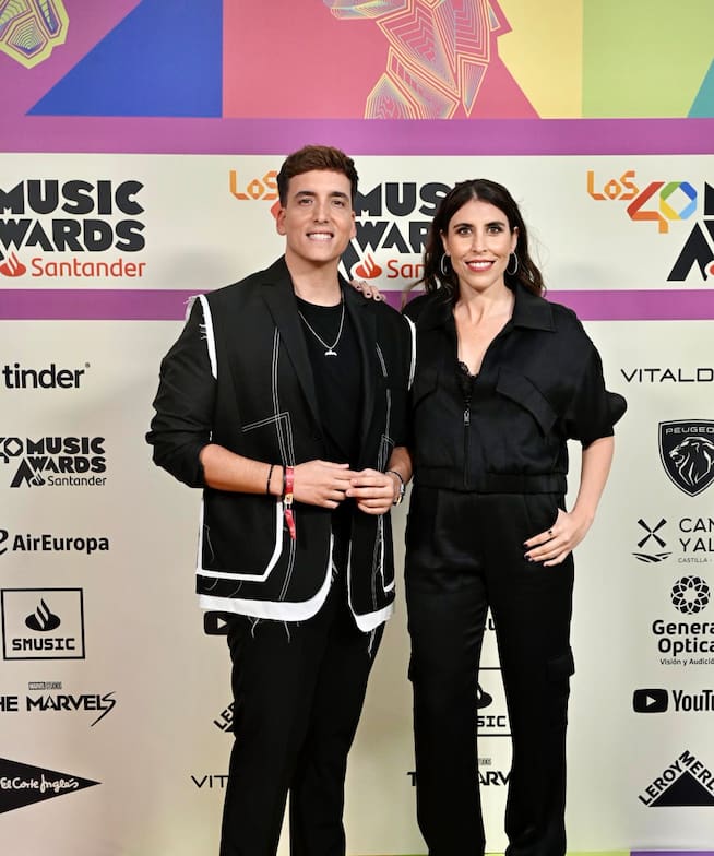 Xuso Jones y Ana Brito en la alfombra roja de LOS40 Music Awards Santander 2023 / Foto: Jorge París y Elena Buenavista