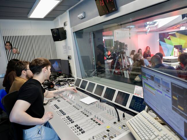 El equipo técnico de 'Del 40 al 1 Coca Cola' ultimaba la realización en antena y la salida de audio para que nuestros oyentes no perdieran detalle de todo lo que Ed Sheeran venía a contarnos.