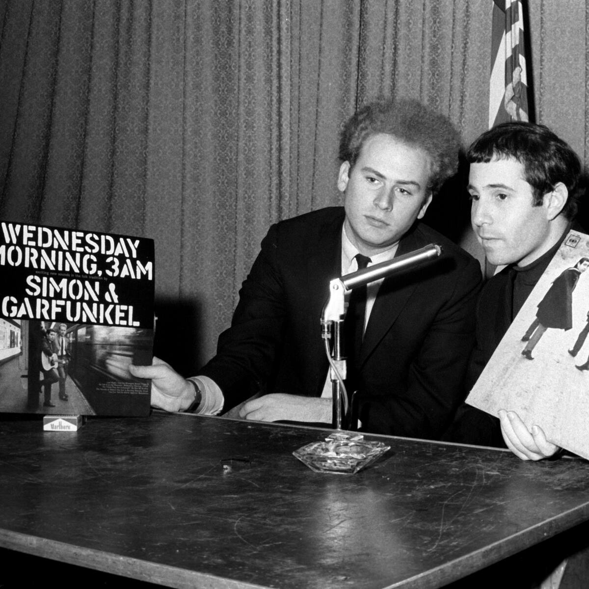 'The sound of silence': La canción que unió a Simon & Garfunkel nació en un cuarto de baño silencioso y oscuro… y con el grifo abierto