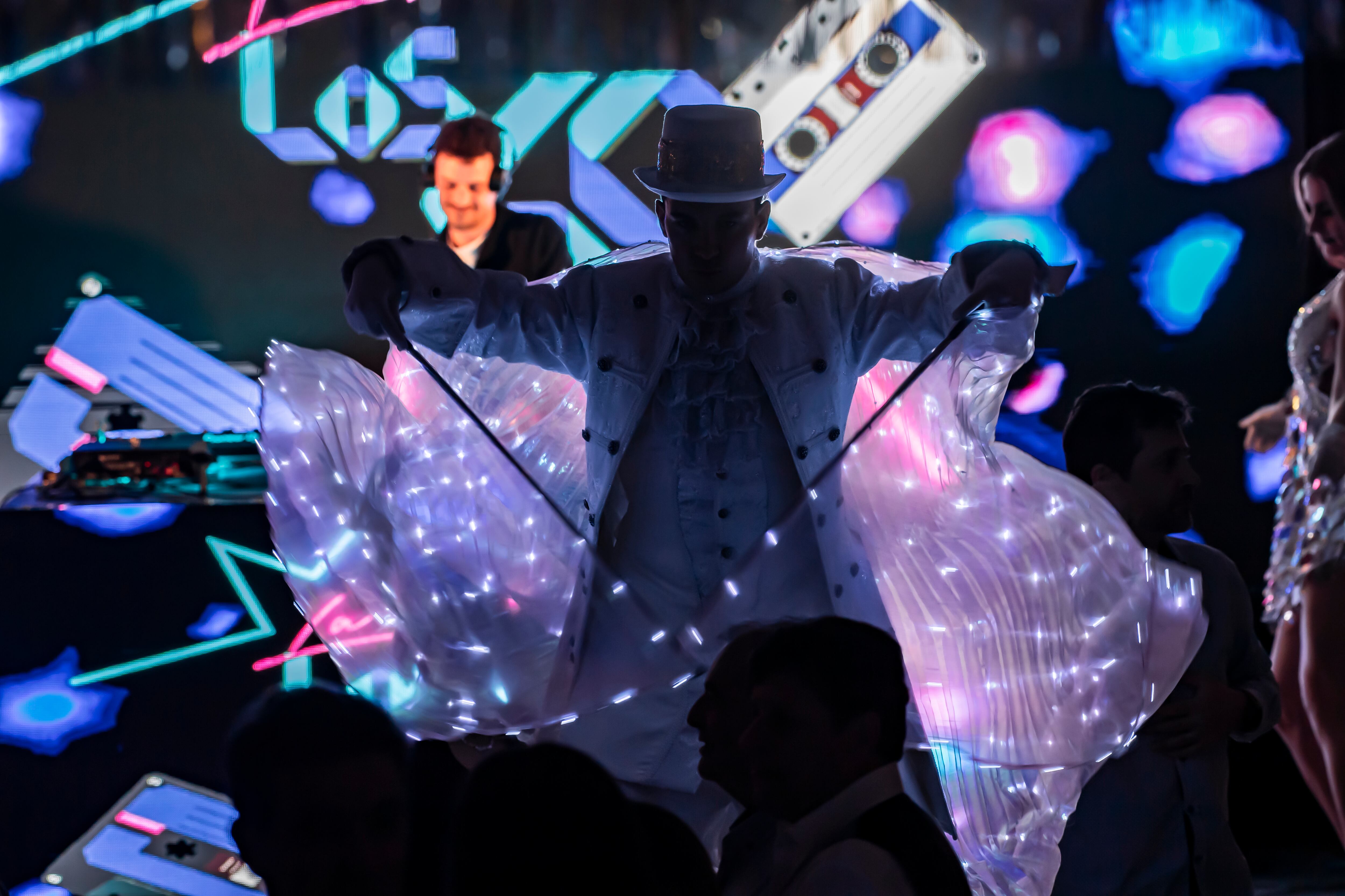 Imágenes de La Clásica fiesta ochentera por el Día de San Valentín en el Hotel Beatriz de Toledo. Con Juan Borrás, a los platos.