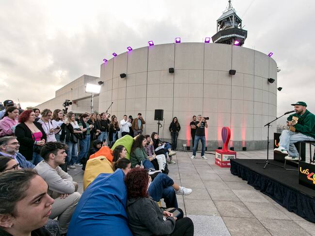 El directo del intérprete ha terminado con el único cierre posible: cantando Libertad,