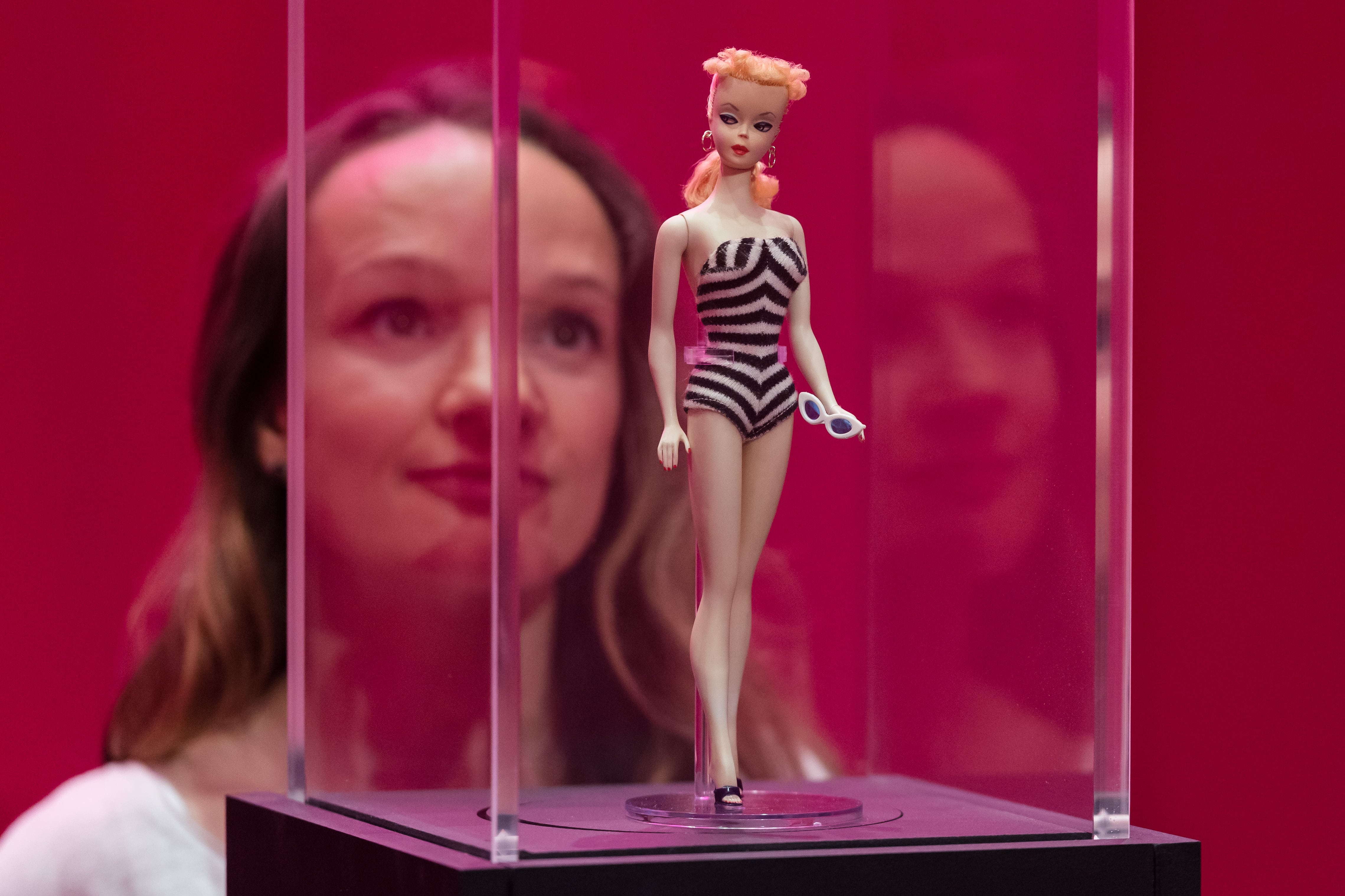 La primera Barbie en una exposición de Londres