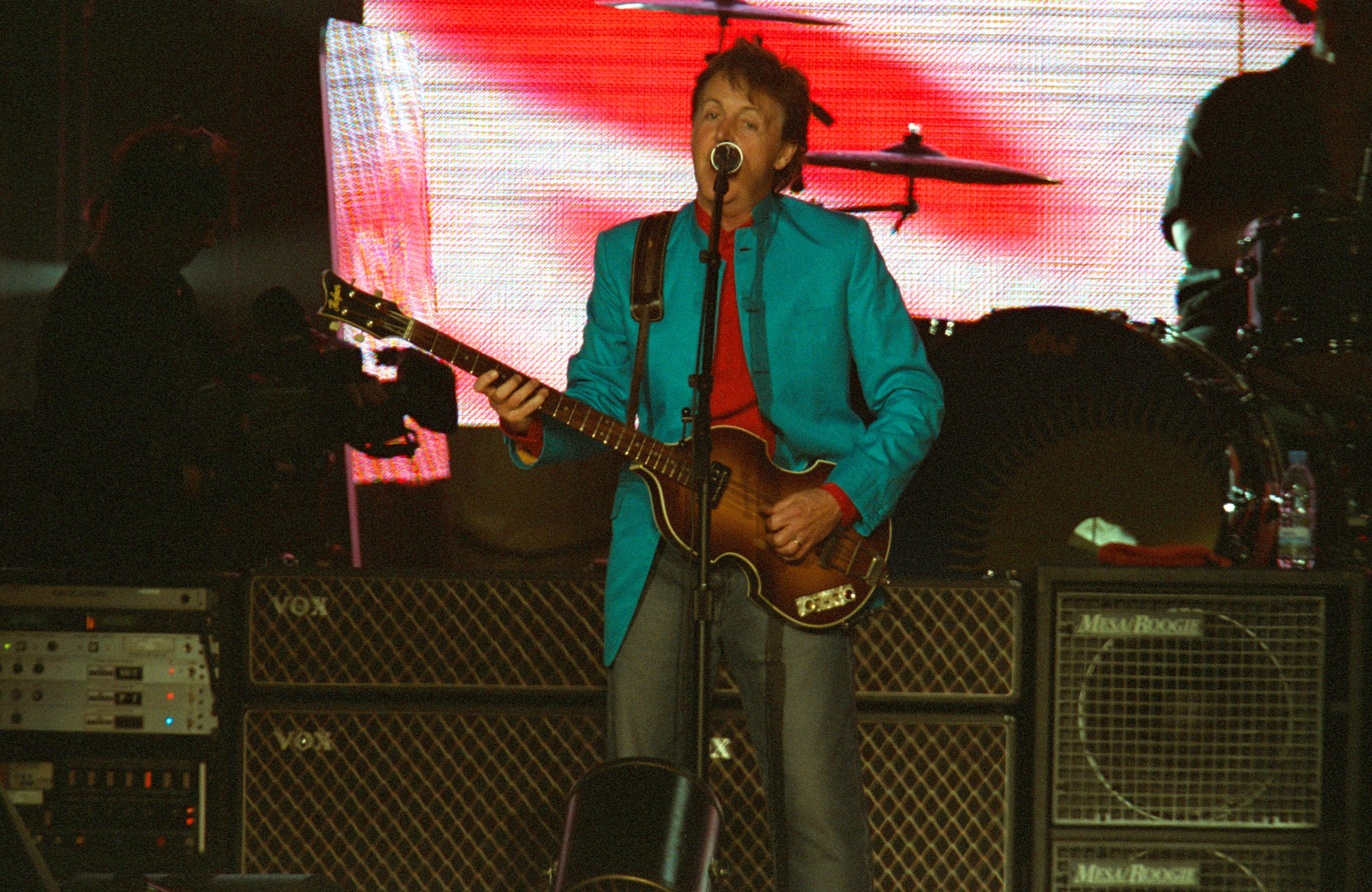 Paul McCartney, en concierto en Madrid en 2004 en el estadio de La Peineta presentando su &#039;Summer Tour&#039;.