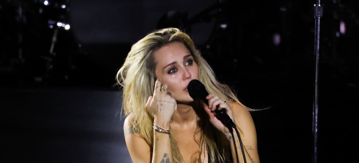 Miley, en su show Bass Persuades 2026 en el Hollywood Bowl de Los Ángeles