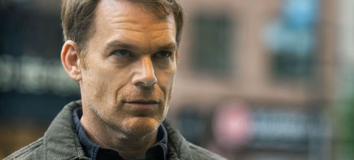 Dexter en una escena de la temporada 2 de 'Resurrection'