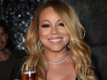Mariah Carey mostró más de la cuenta gracias a su escote