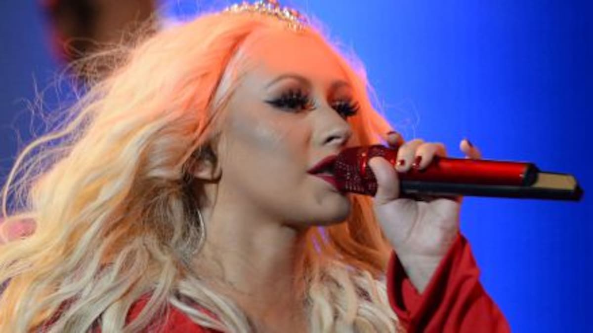 Christina Aguilera cantó en homenaje a las víctmas del atentado en Orlando