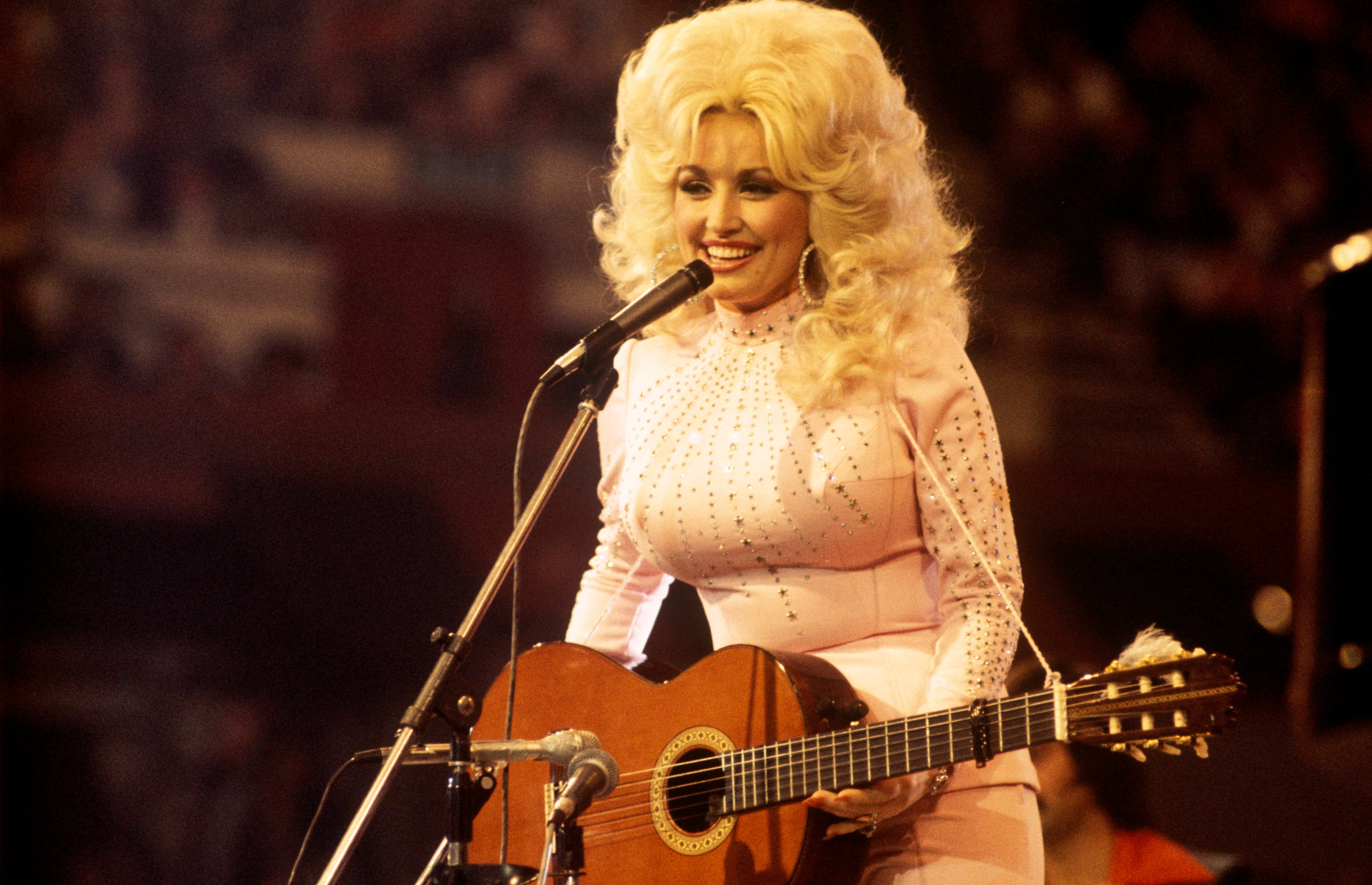 Dolly Parton, 1976.