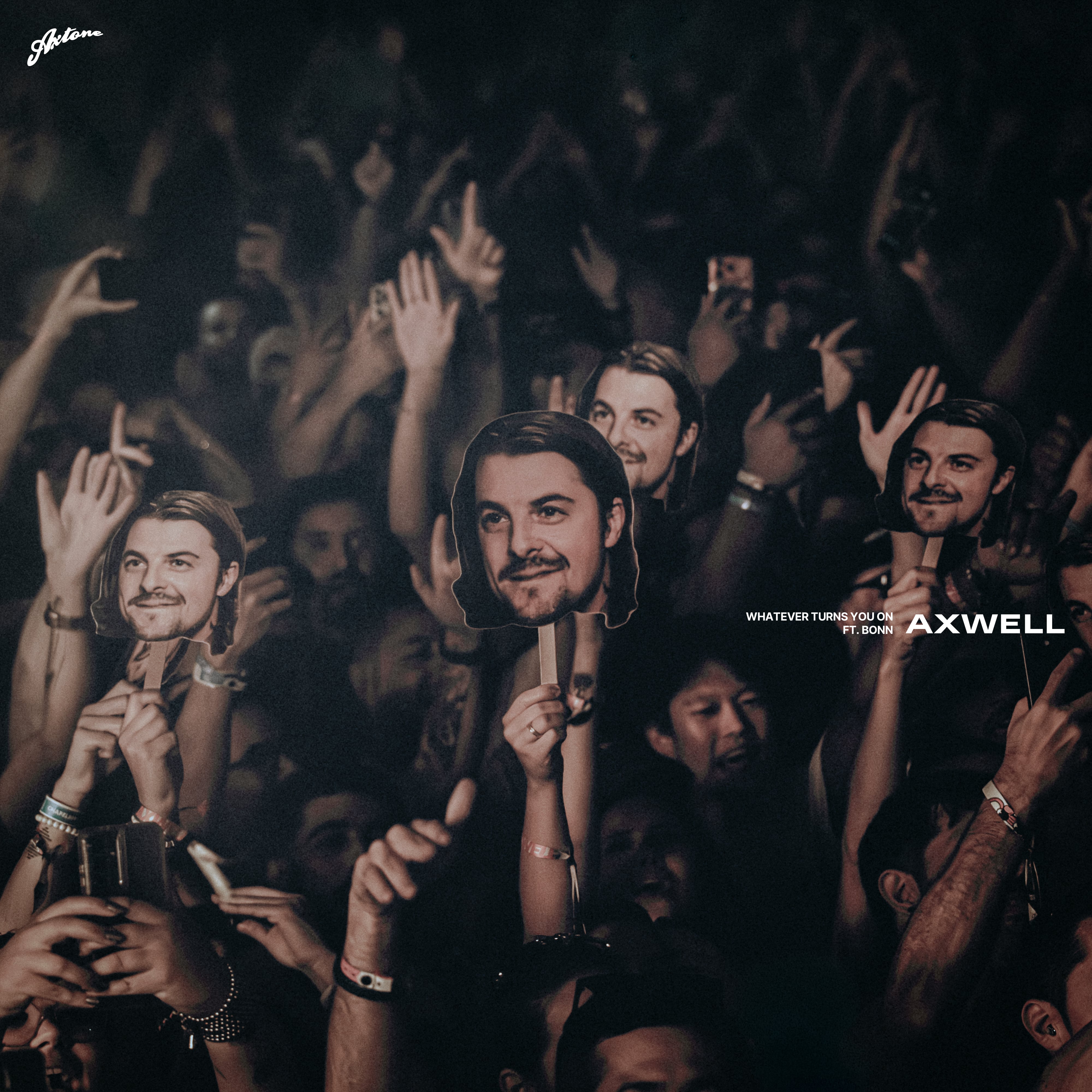 Axwell, en la sesión promocional de Whatever Turns You On