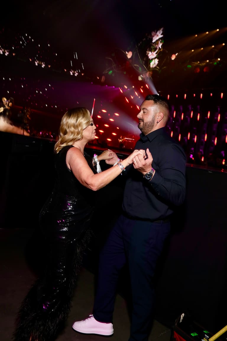 La pareja no podía parar de bailar con las actuaciones de lujo que completaron la gala.
