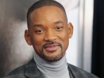 Una mansión con ruedas: así es la espectacular autocaravana (con cine incluido) de Will Smith