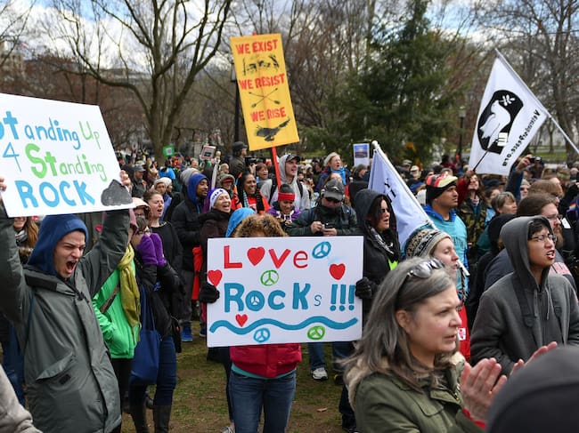 Protesta en 2016 Washington, DC contra el proyecto de Energy Transfer.