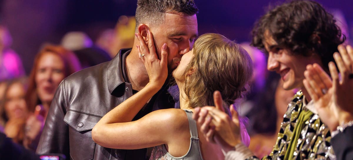 Taylor Swift y Travis Kelce en los iHeartRadio Music Awards, marzo de 2026.
