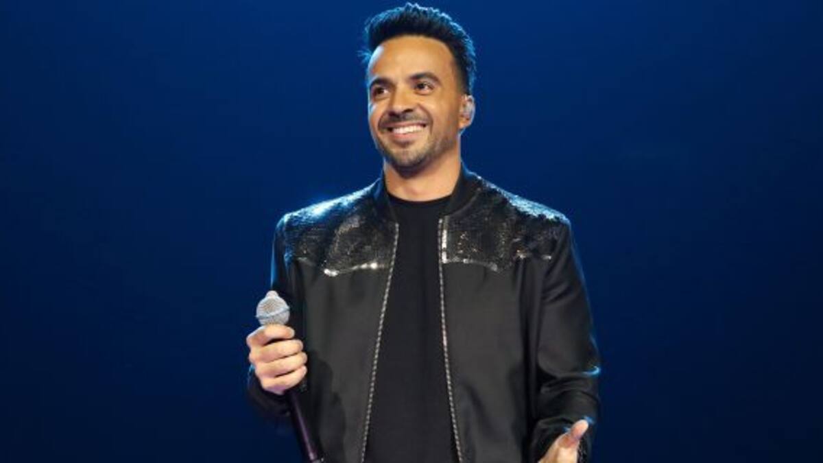 Luis Fonsi, muy cerca de Demi Lovato