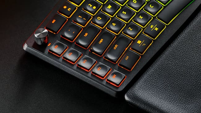 Razer mira más allá del gaming y recupera el teclado partido con el Pro Type Ergo