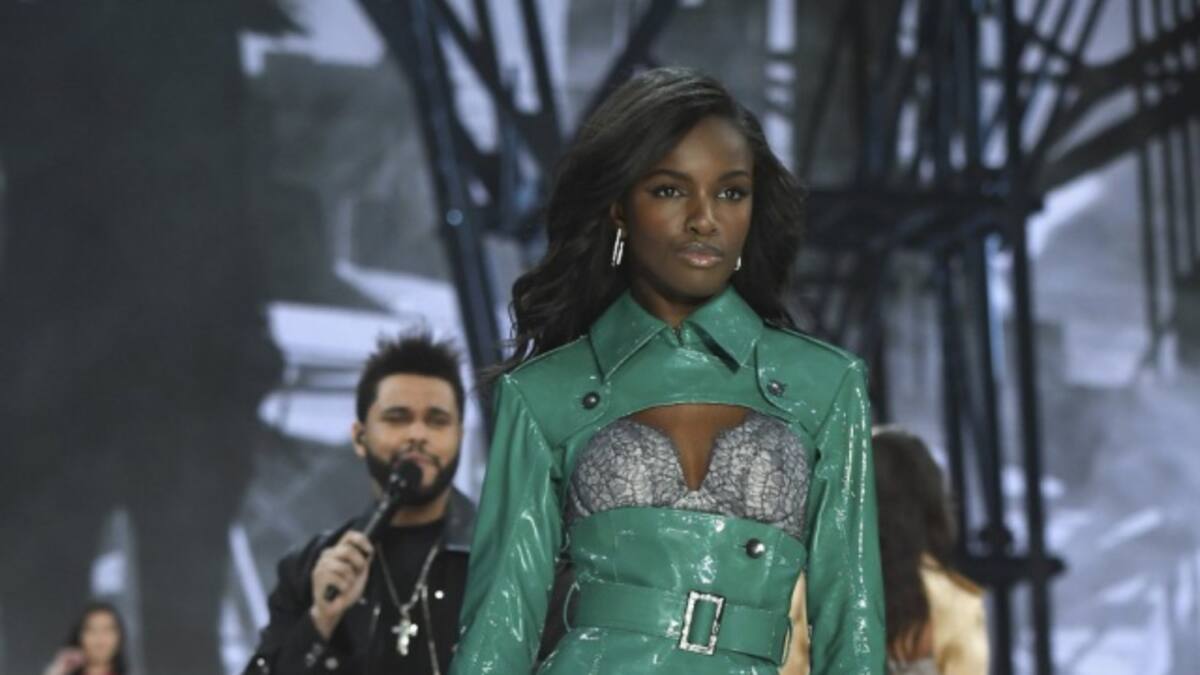 Los ángeles de Victoria's Secret vuelan en París