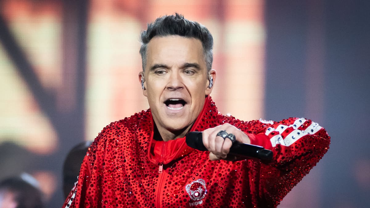Miss Monique y Robbie Williams sorprenden en Ibiza con 'Beauty In Us'