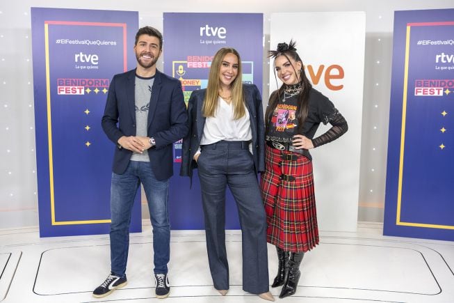 Rodrigo Vázquez, Mónica Naranjo e Inés Hernad.