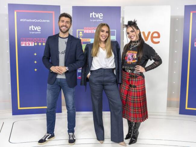 Rodrigo Vázquez, Mónica Naranjo e Inés Hernad.
