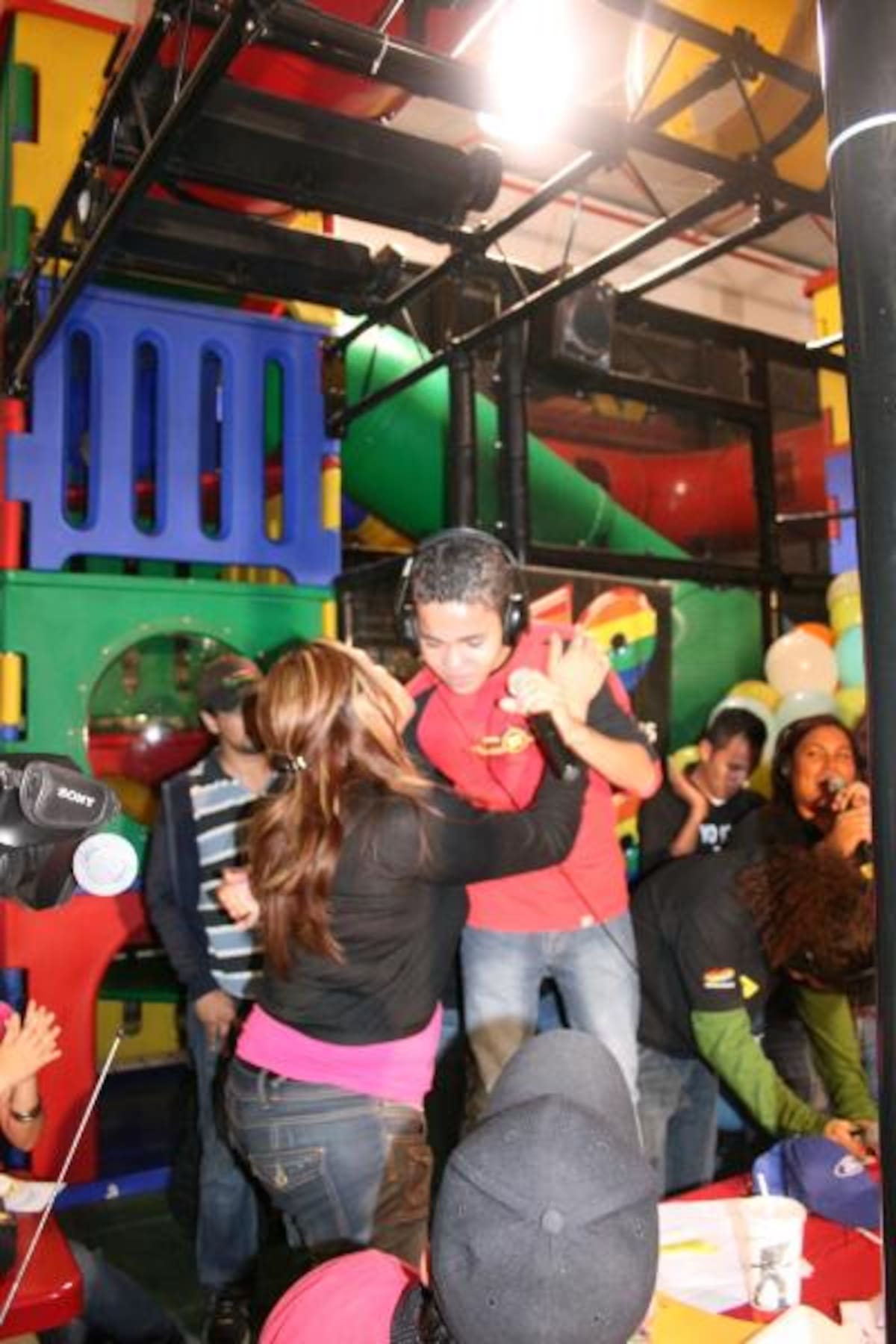 La Hora sin Nombre Segundo Aniversario Mc Donald's Zapote