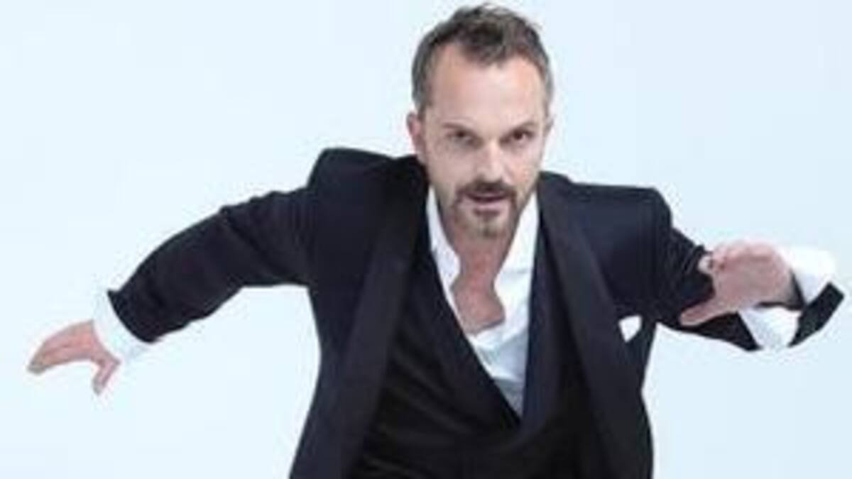 'Del 40 al 1' estrena lo último de Miguel Bosé y presenta lo nuevo de Julieta Venegas