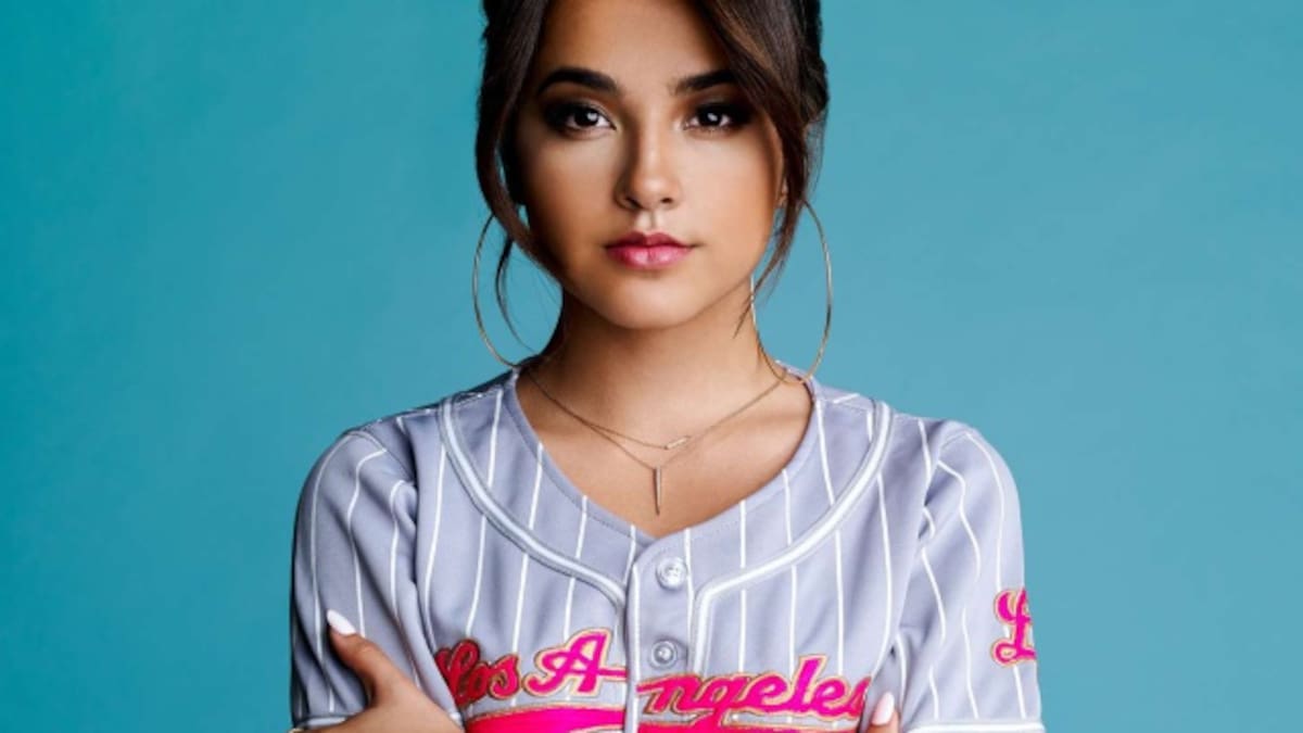 Tenemos que hablar (en serio) de Becky G