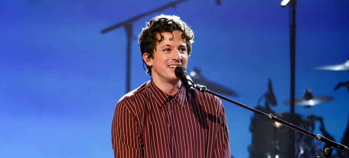 Charlie Puth canta 'See You Again' en el show de Dick Clark de nochevieja 2026.
