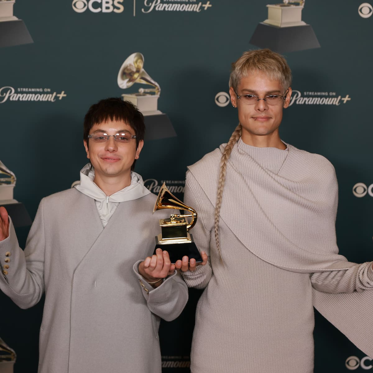 'Hasta Jesús tuvo un mal día': Ca7riel y Paco Amoroso dan un inesperado giro de guion en compañía de Sting