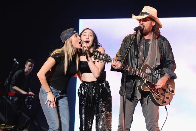 Noah, Miley y su padre, Billy Ray Cyrus