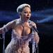 Lisa, Doja Cat y Raye se convierten por sorpresa en Chicas Bond en su actuación en los Premios Oscar 2025