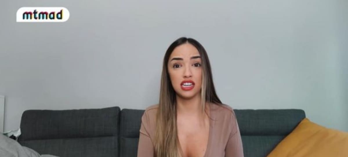 Lucía Sánchez se cae en la feria.