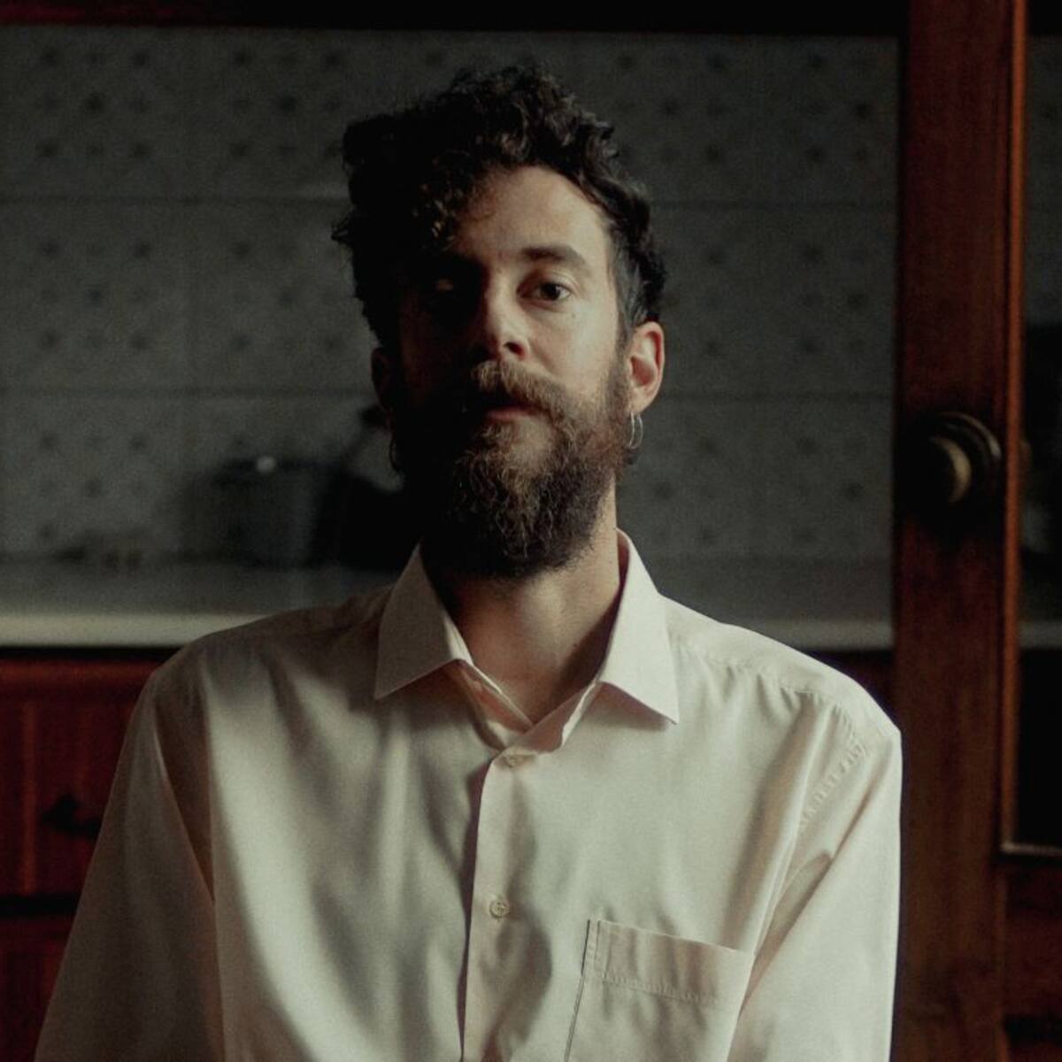 El Carles Caselles, cantant d’Smoking Souls, debuta en solitari amb ‘La bellesa del risc’