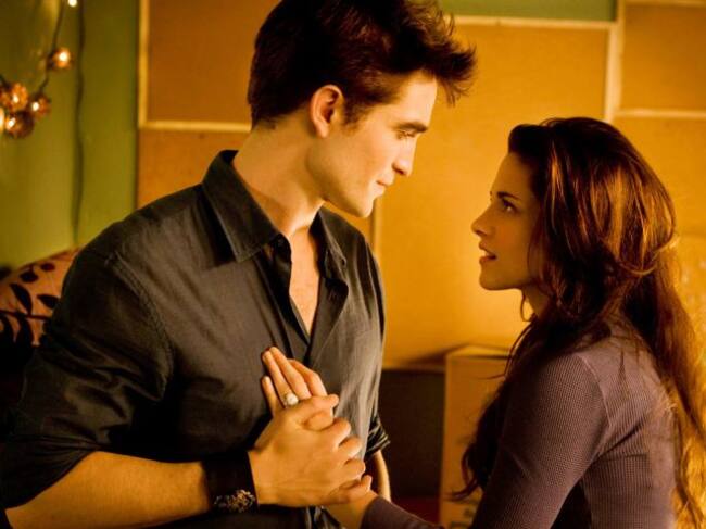 Bella y Edward, la pareja que convirtió su historia en un fenómeno mundial.