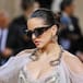 Rosalía ensaya su traje de novia en la MET Gala 2022 con un diseño de Givenchy muy Motomami