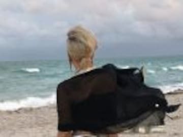 Lady Gaga publica ardiente foto en la playa