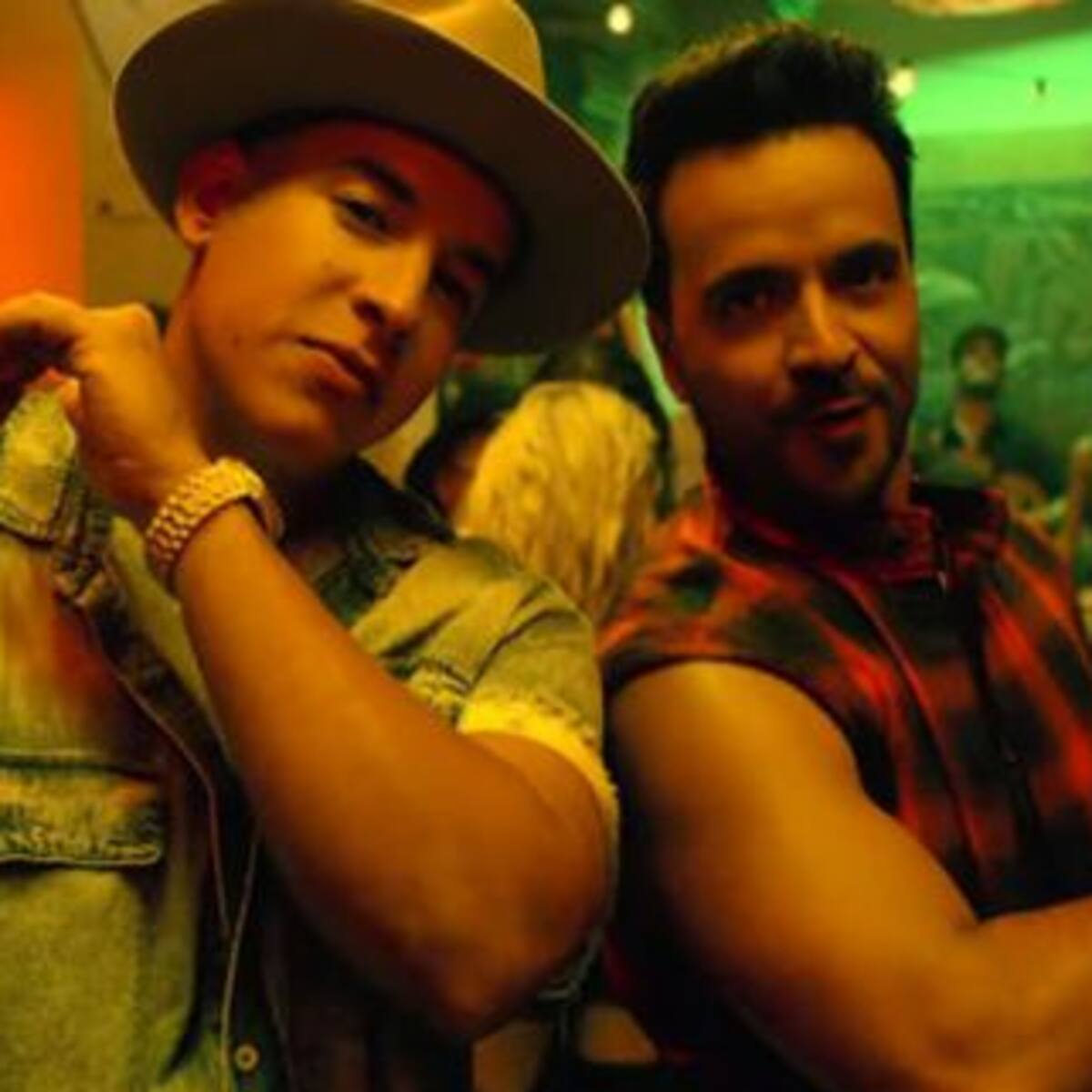 ¡Luis Fonsi vuelve al Puesto 1!
