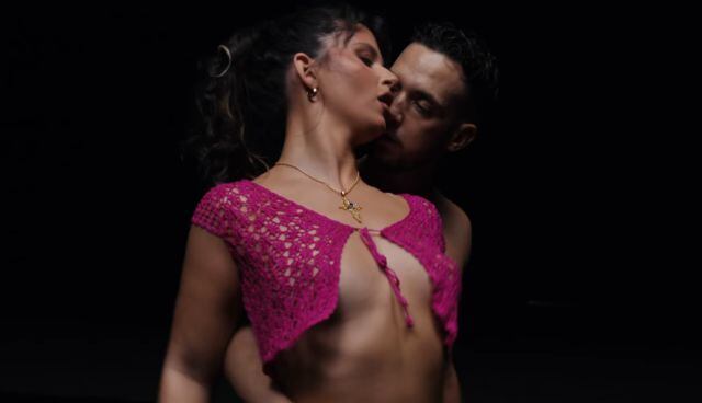 C. Tangana y Nathy Peluso, en el brutal videoclip de 'Ateo'